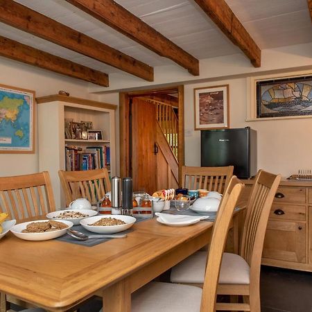 The White Cottage B&B Saint Teath Екстер'єр фото