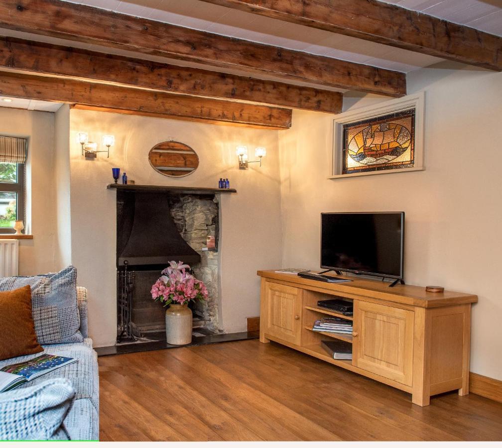 The White Cottage B&B Saint Teath Екстер'єр фото